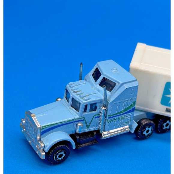 Vintage Semi Tractor Trailer, MAERSK LINE HO Scale 1/87 Diecast Transport - Picture 6 of 10